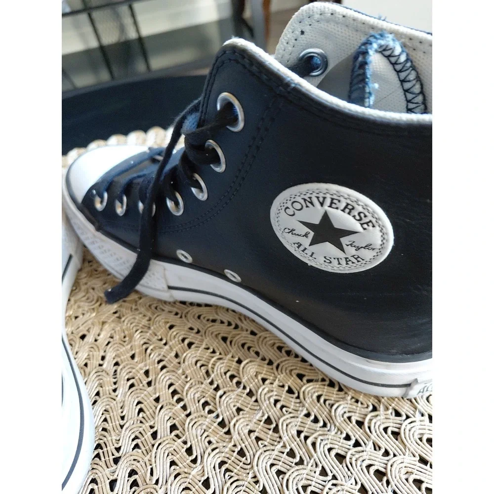 CONVERSE‎ Chuck Taylor  All Star Platform Leather J Black (A02485C) Sz 5